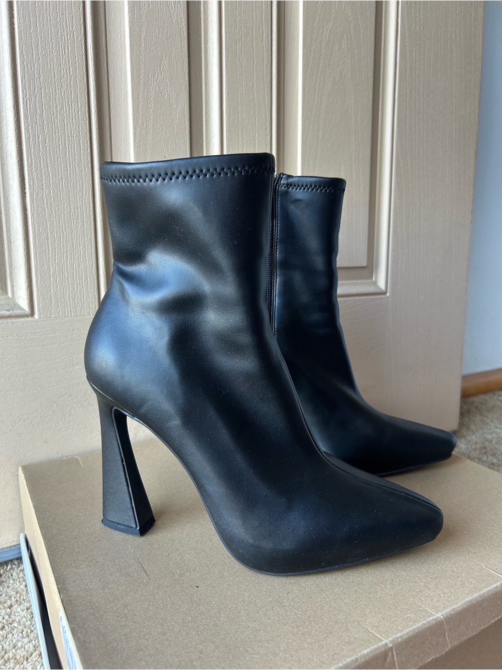Jessica Simpson Floyce Black Stretch Ankle Boots Size 8.5
